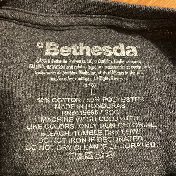 Fallout Vault Boy Video Game Shirt Mens Sz L - Picture 3 of 3